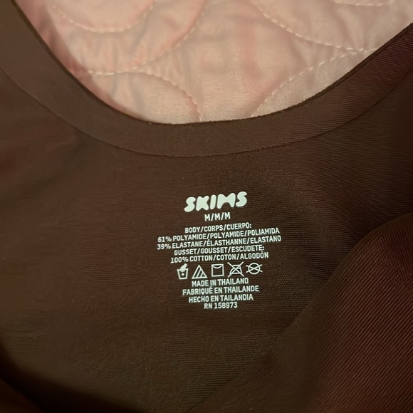 SKIMS  Plunge Thong Bodysuit - Picture 8 of 11